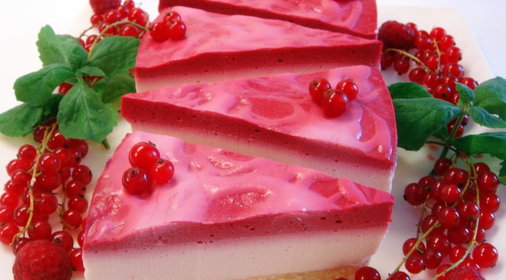 Ягодный, творожно-йогуртовый мраморный торт. /Моя первая дуэль :) )