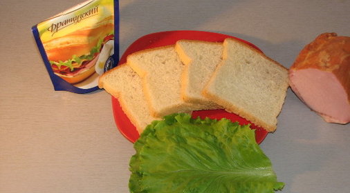 Ореховый торт с брусничными сливками