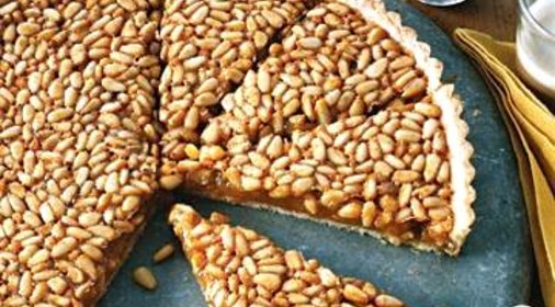 Торт с медом и кедровыми орехами