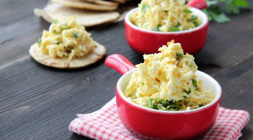 Торт кокосовый с шоколадной глазурью