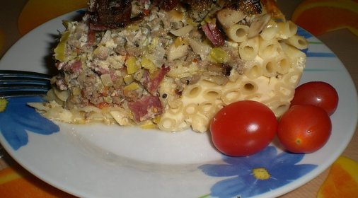 Макаронно-мясной торт с салями