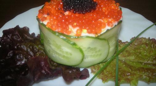 Салат в виде тортика