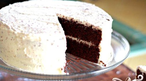 Шоколадный торт со сливочной глазурью