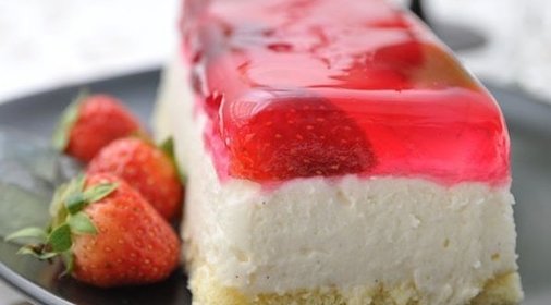 Бисквитный торт с желе