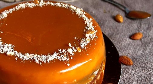 Торт с соленой карамелью