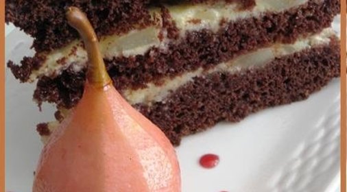 Шоколадный торт с «опьяненной» грушей