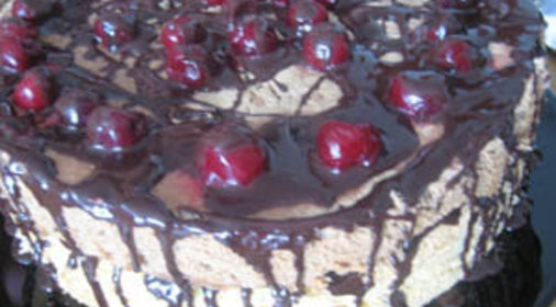 торт бисквитный с вишней