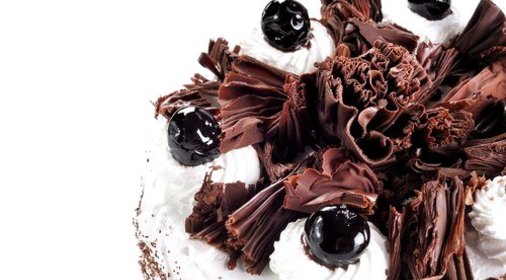 Шоколадный торт с нугой