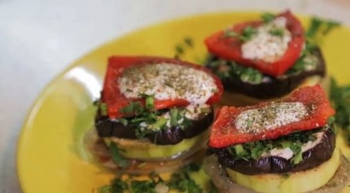 Торт из хлеба и земляники