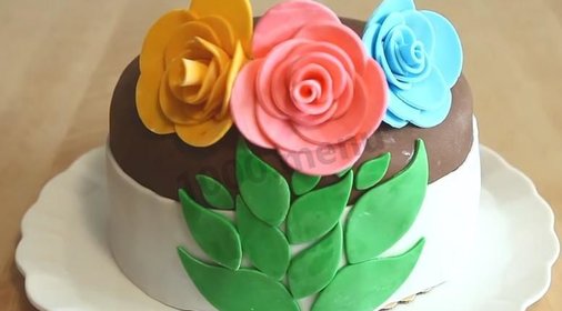 Торт с цветами из мастики