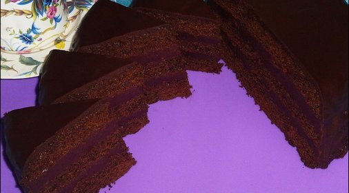 Торт ШОКОЛАДНЫЙ с шоколадно-смородиновым кремом