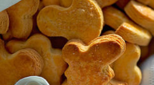 Торт из печенья с фруктами и взбитыми сливками