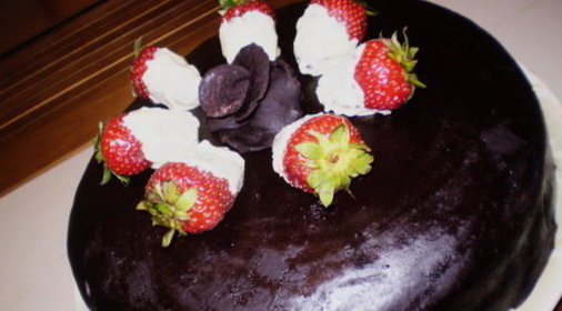 Шоколадоманам повящается: Шоколадно-вишневый торт