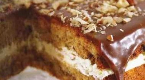 Шоколадно-ореховый торт со сливочным кремом