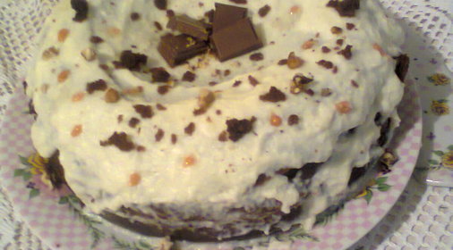 Шоколадный торт с заварным кремом из белого шоколада