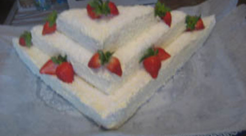 Торт : Клубничка на снегу