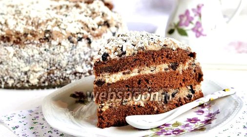 Шоколадный торт с черносливом