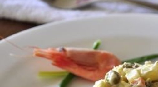 Торт с вишней и миндалем