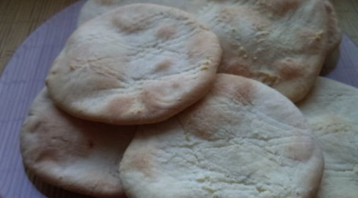 Торт белковый «Венок из роз»