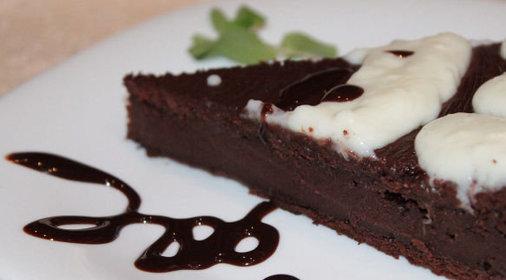 Шоколадный торт с темным пивом