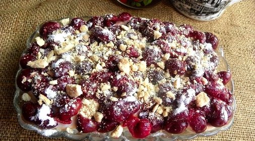 Мини-тортик из печенья с вишней