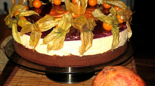 Торт с кремом из маскапоне и папайи под гранатовын желе Красная шапочка