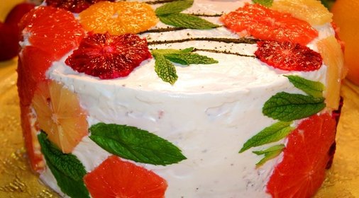 Шоколадный торт с клубничным муссом