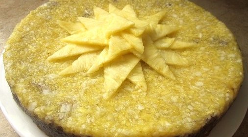Торт с кусочками ананаса