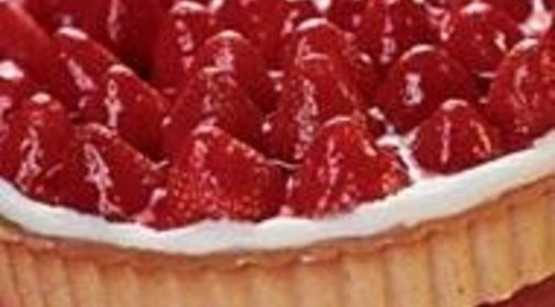 Торт из целых ягод клубники